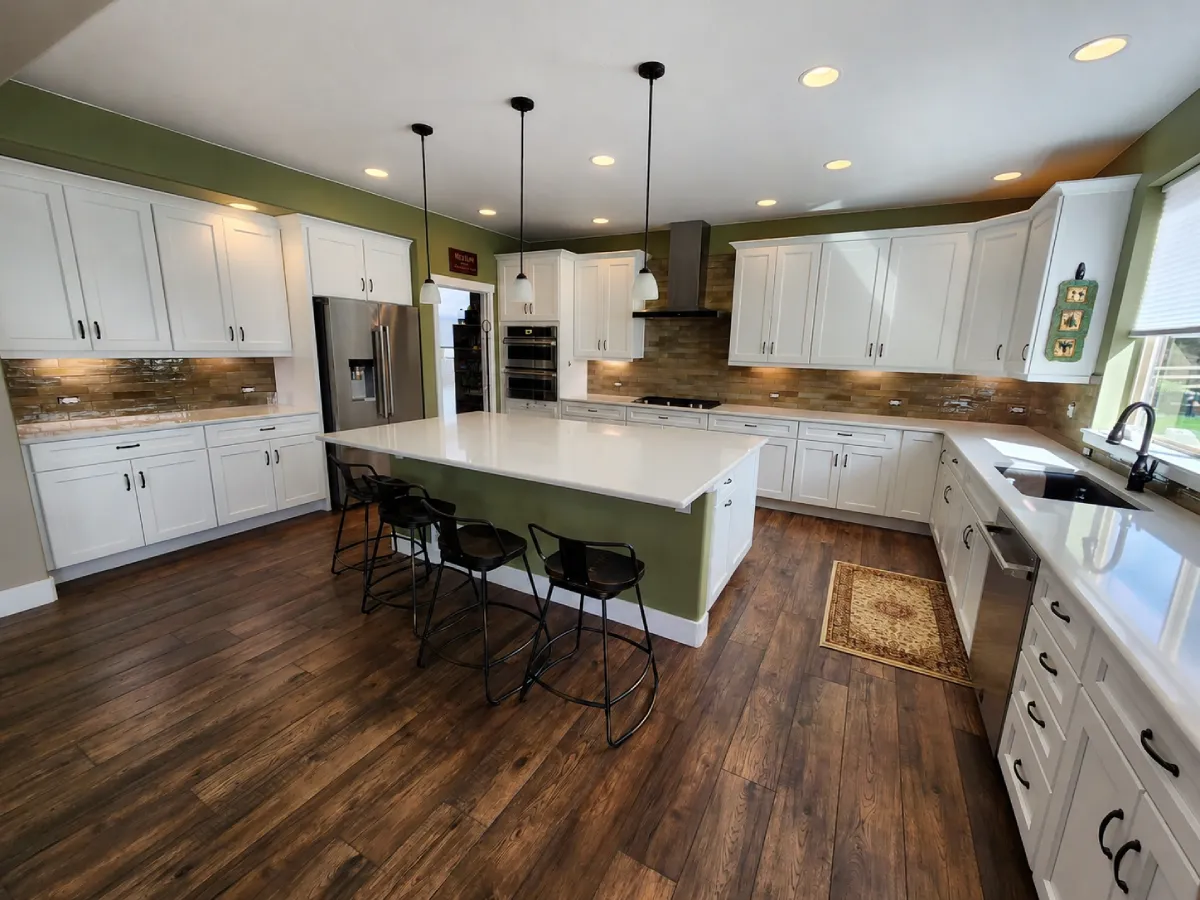 Transitional Kitchen Remodel by Holloway Custom Kitchen, Bath, and Basement Remodeling — Project 1 project photo